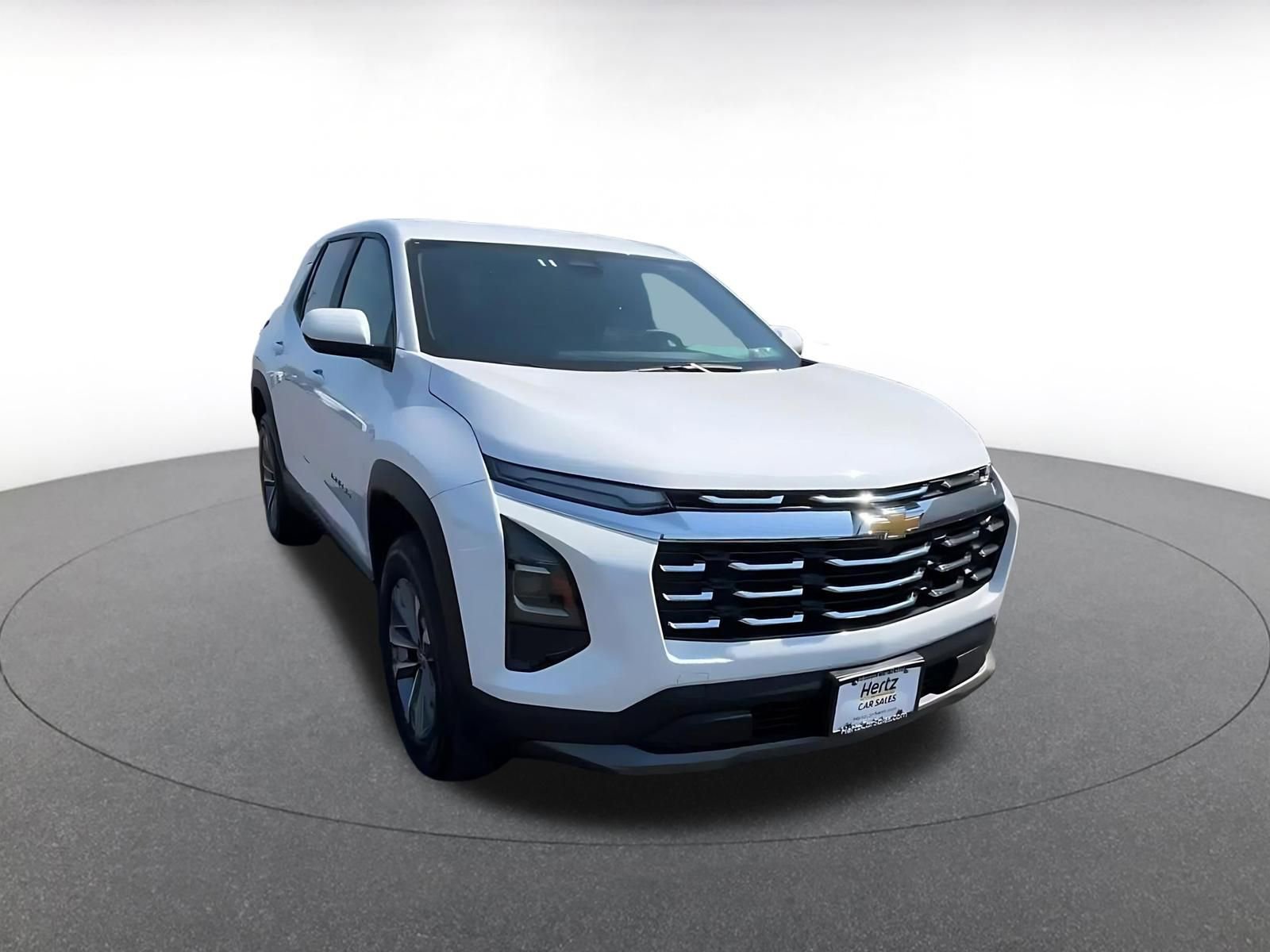 Used 2025 Chevrolet Equinox LT FWD image 3