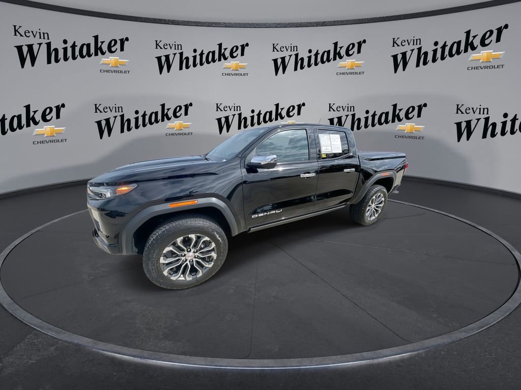 Used 2023 GMC Canyon Denali w/ Denali Black Edition AWD/4WD image 4
