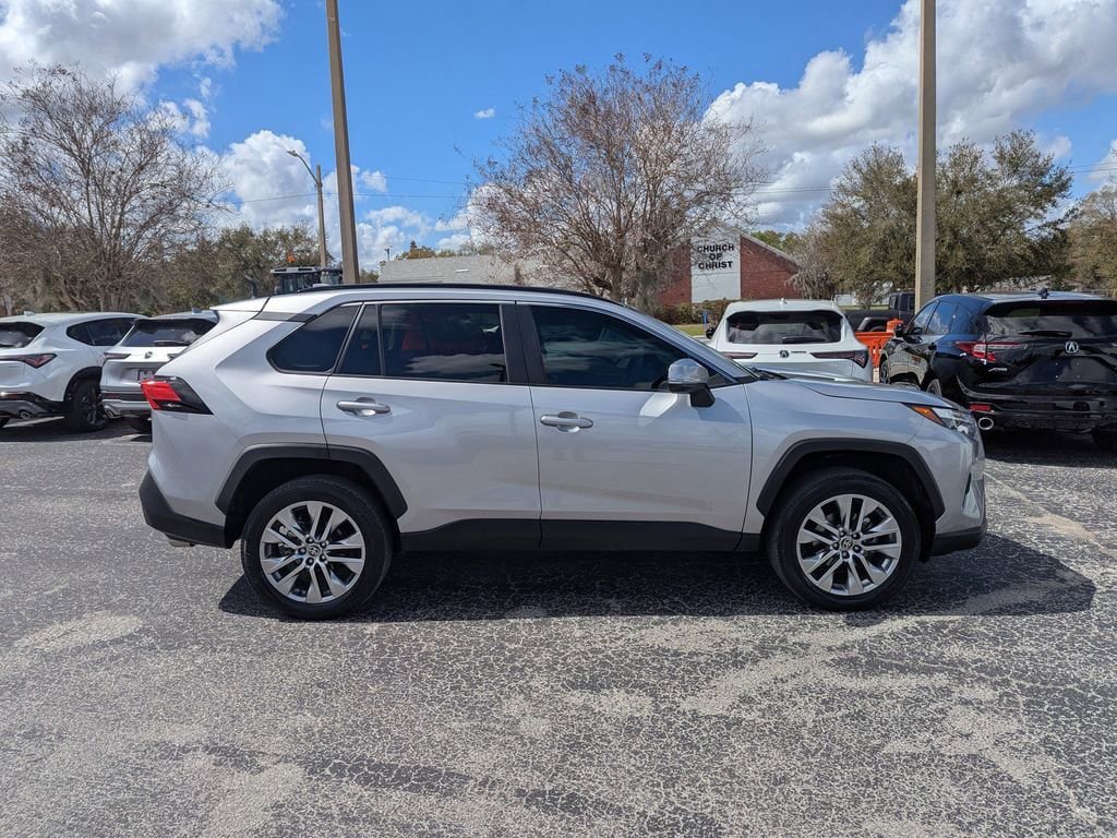 Used 2023 Toyota RAV4 XLE Premium FWD image 3
