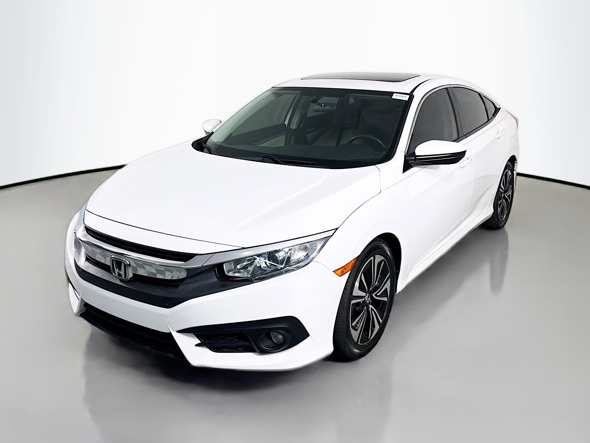Used 2018 Honda Civic EX-T image 4