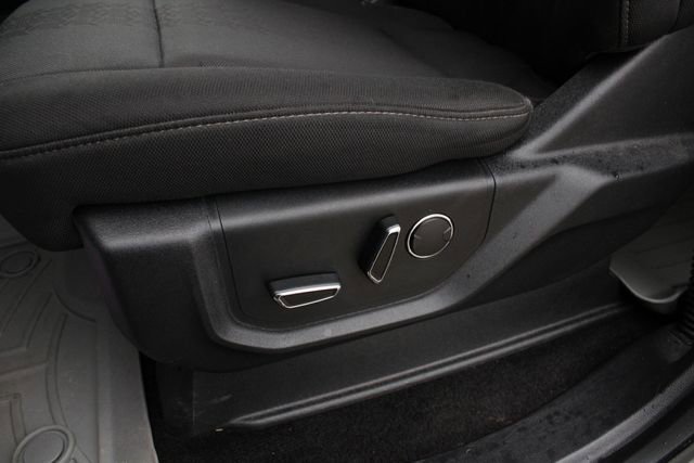 Used 2018 Ford F150 XLT w/ Equipment Group 302A Luxury image 3