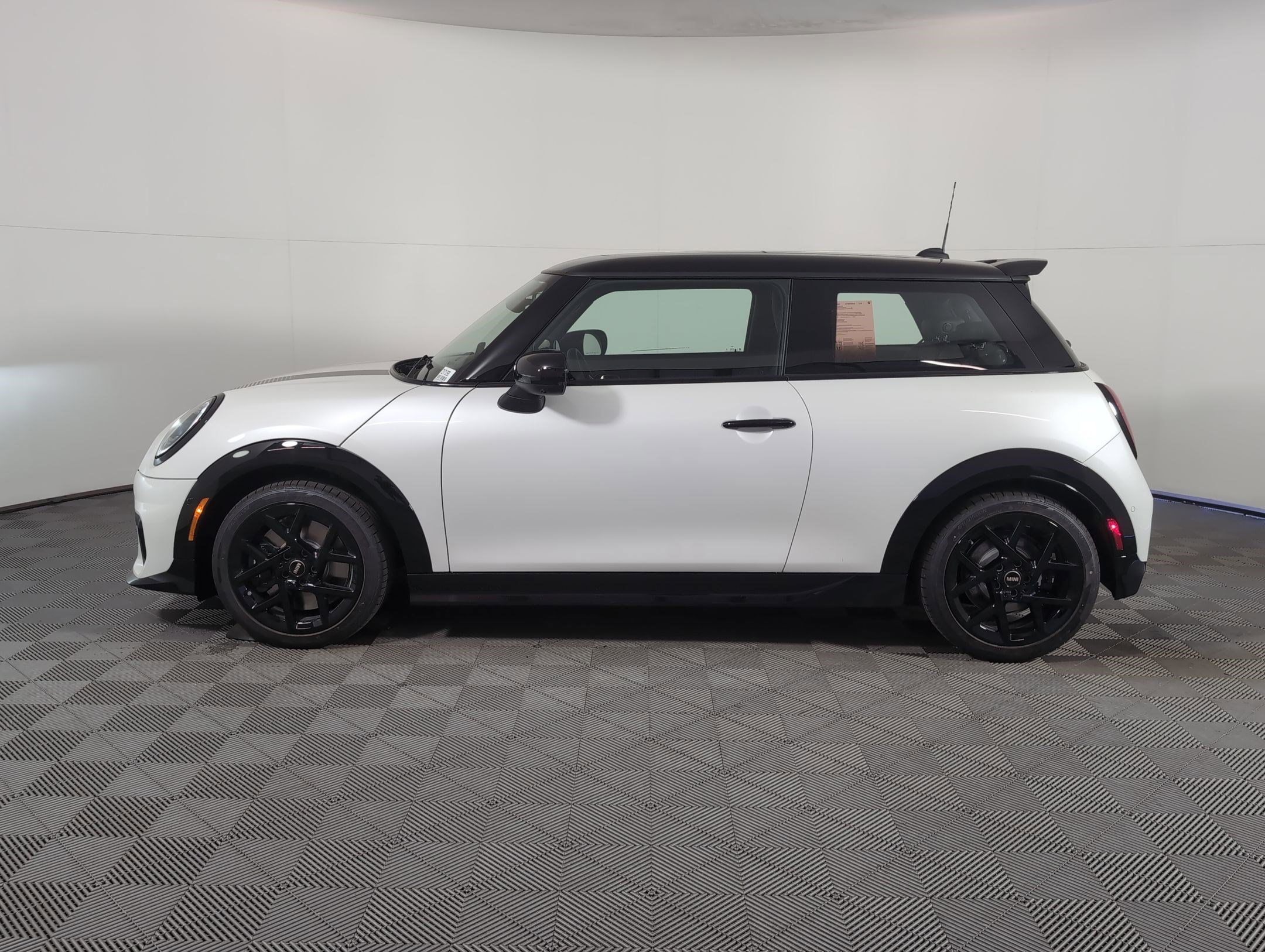 New 2026 MINI Cooper S video 2