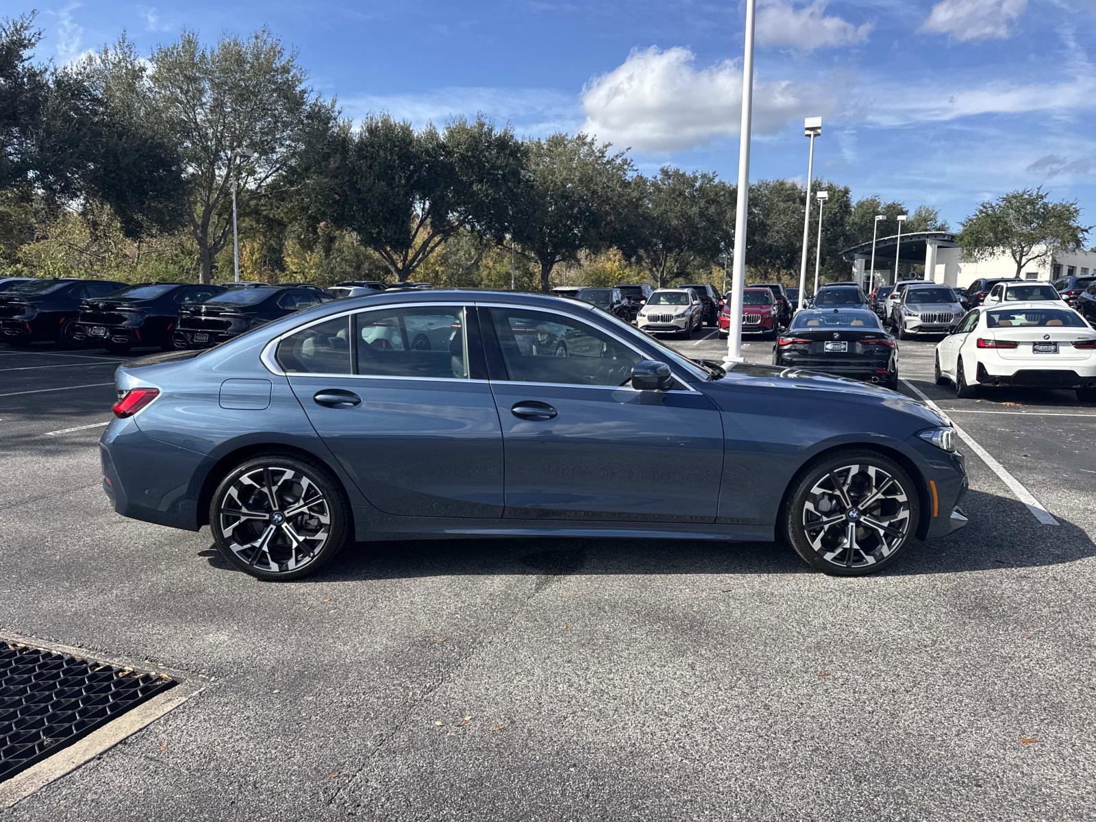 Certified 2025 BMW 330i Sedan image 3