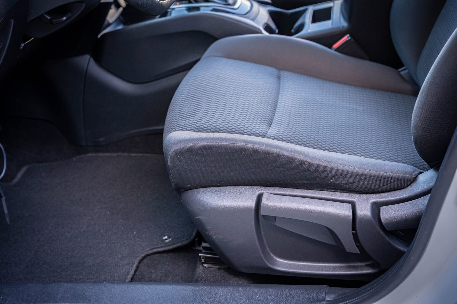 Used 2019 Nissan Rogue Sport S image 8