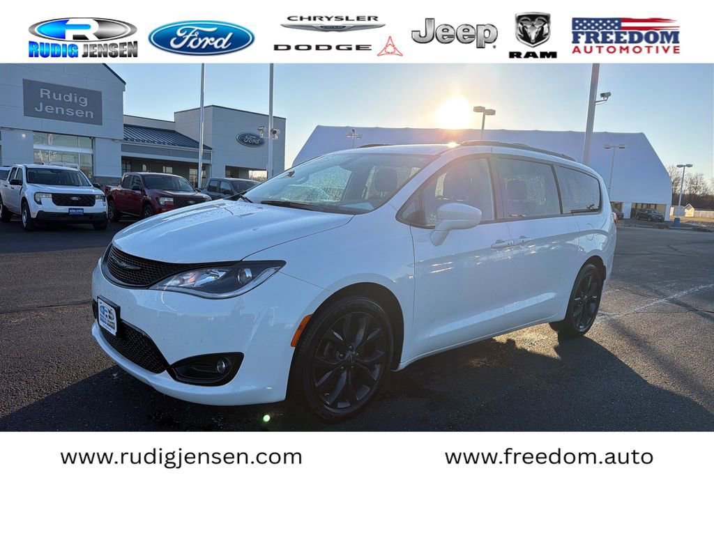 Used 2019 Chrysler Pacifica Touring-L w/ S Appearance Package