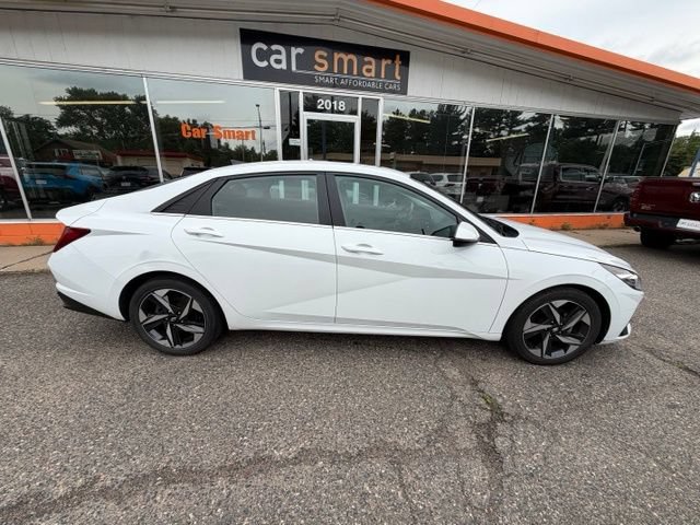 Used 2022 Hyundai Elantra SEL w/ Convenience + Premium Package FWD image 8