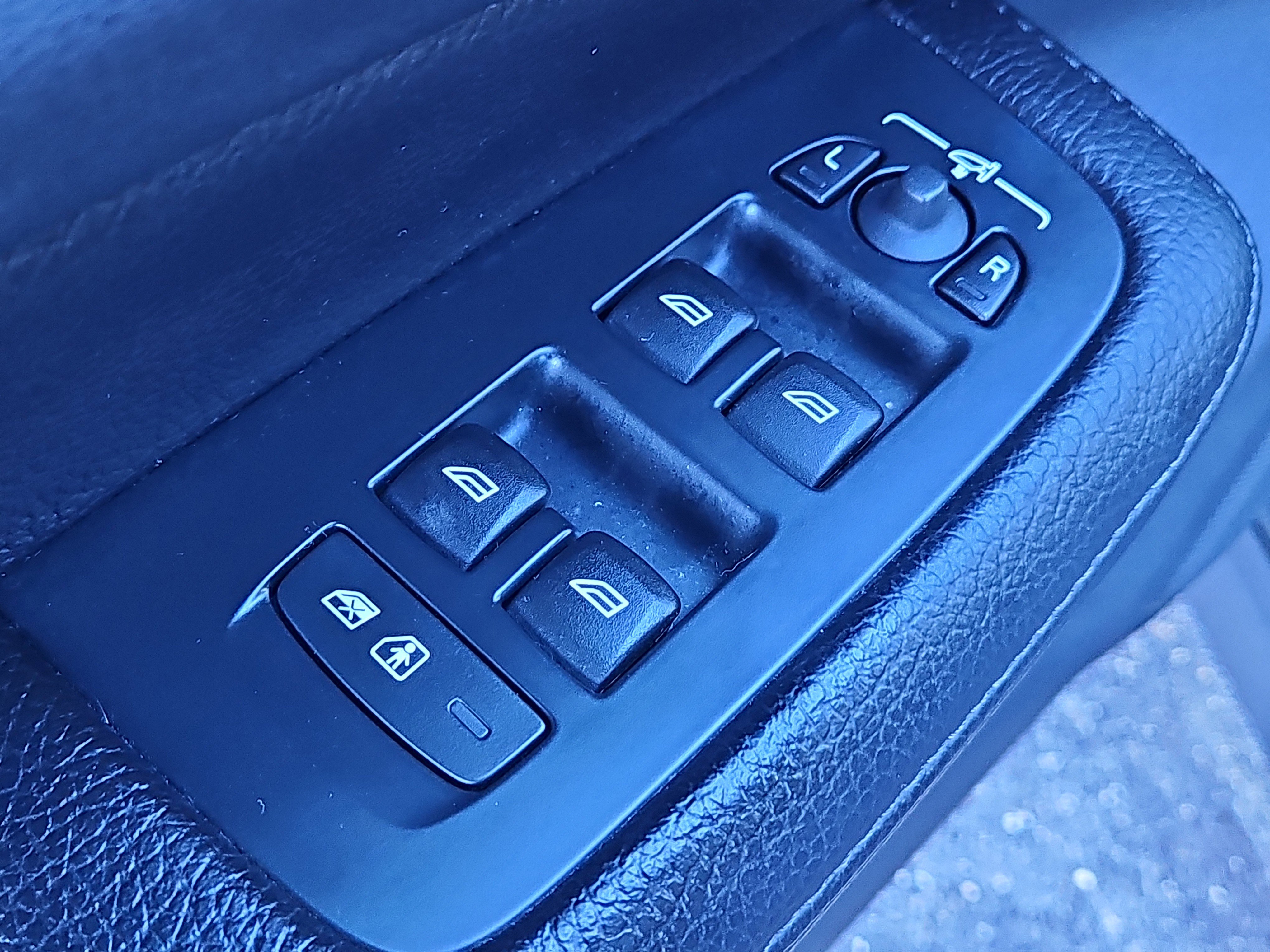 Used 2020 Volvo V60 T5 Cross Country w/ Protection Package Premier image 22