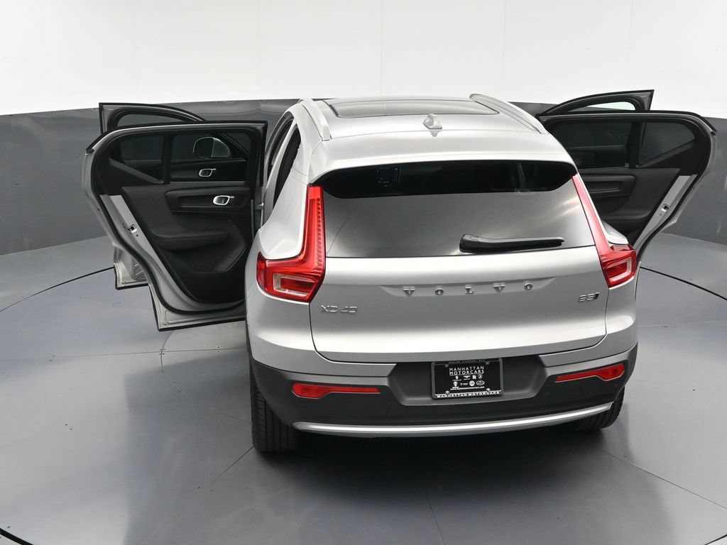 Used 2023 Volvo XC40 B5 Plus w/ Driver Assist Package AWD/4WD image 35