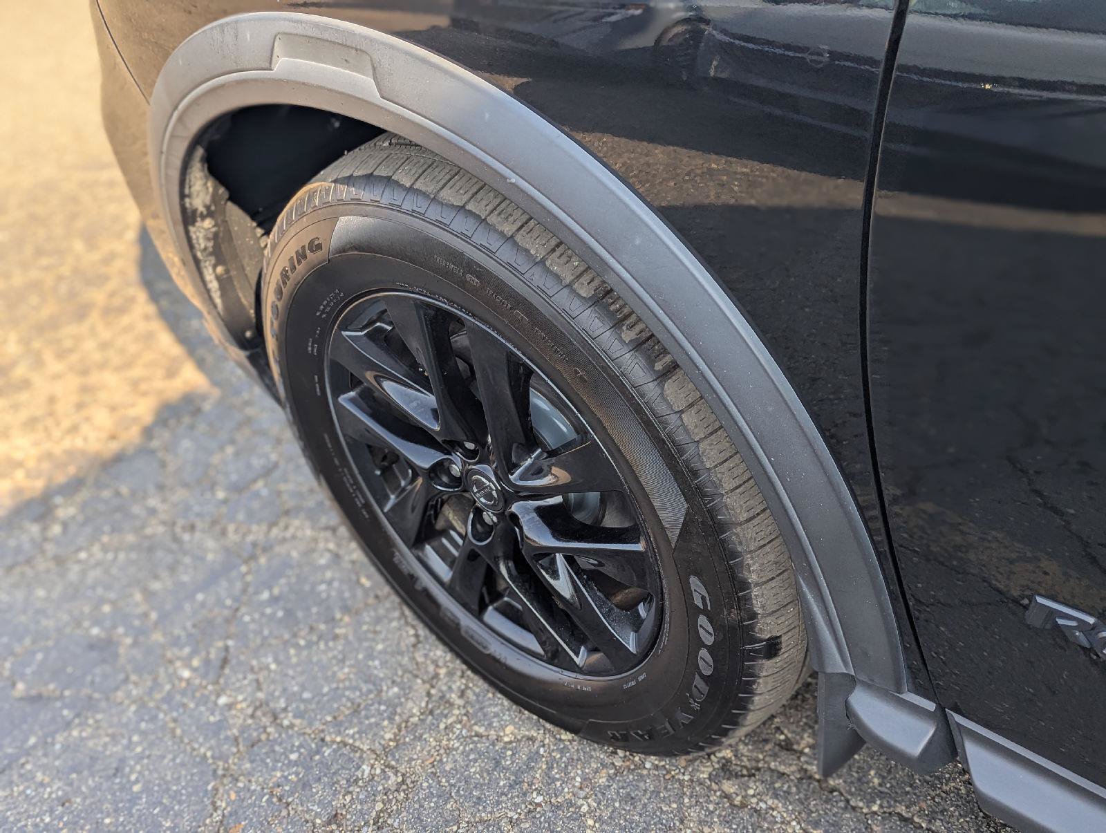 Used 2020 Nissan Pathfinder SL AWD/4WD image 39