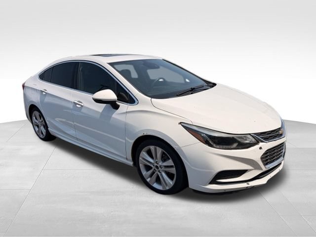Used 2018 Chevrolet Cruze Premier w/ Premier True North Edition FWD image 3
