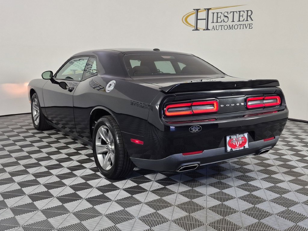 Used 2019 Dodge Challenger SXT RWD image 7
