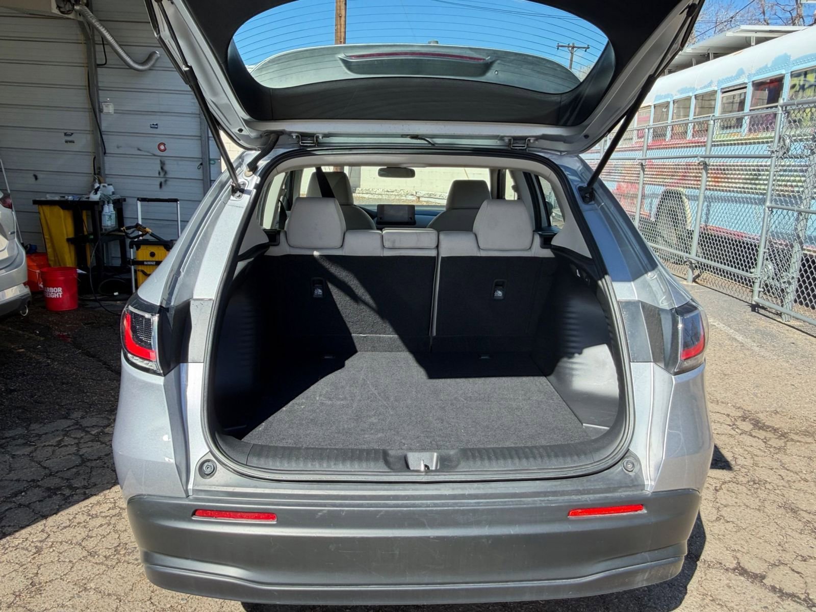 Used 2025 Honda HR-V LX image 29