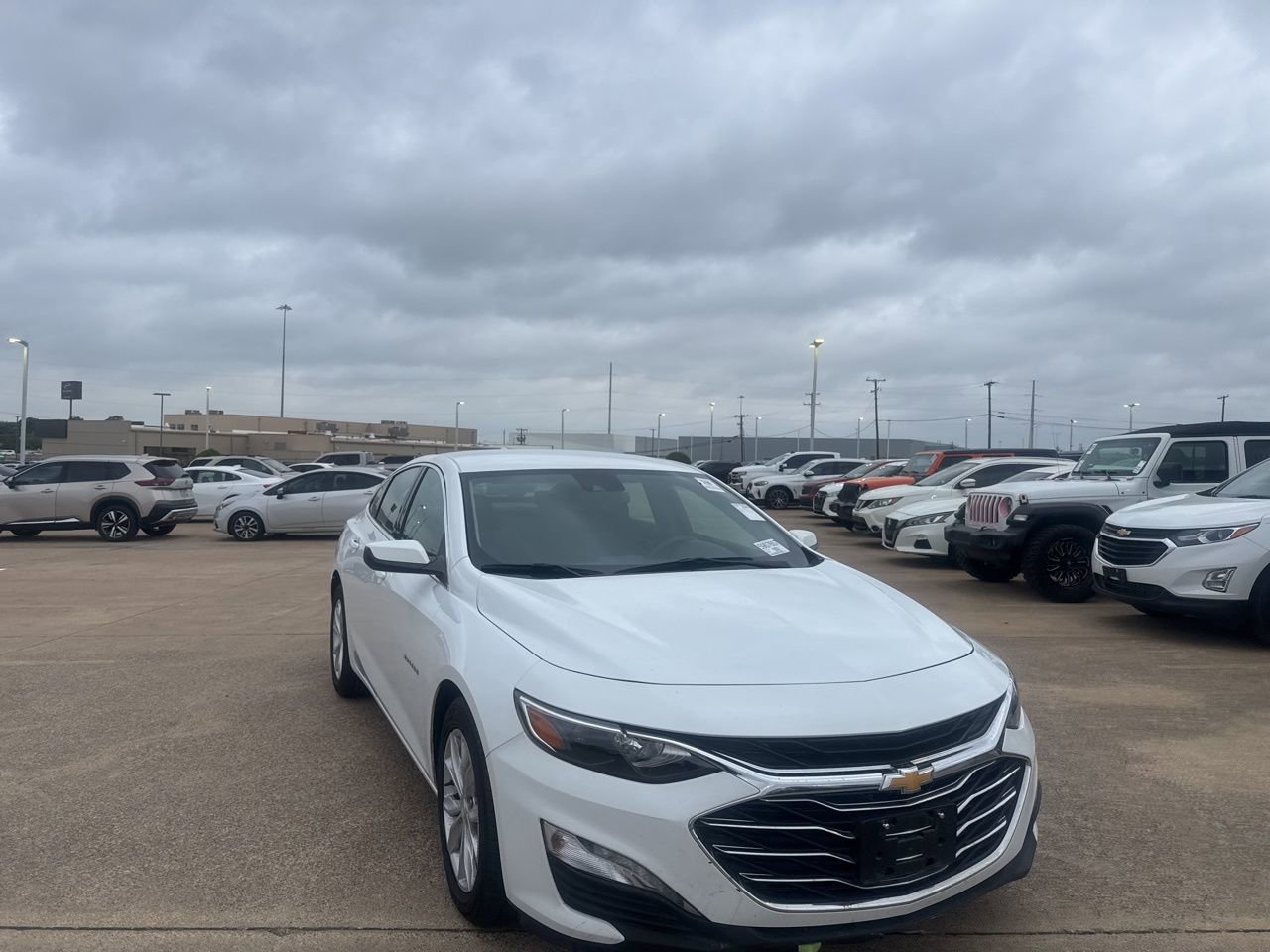 Used 2024 Chevrolet Malibu LT image 2