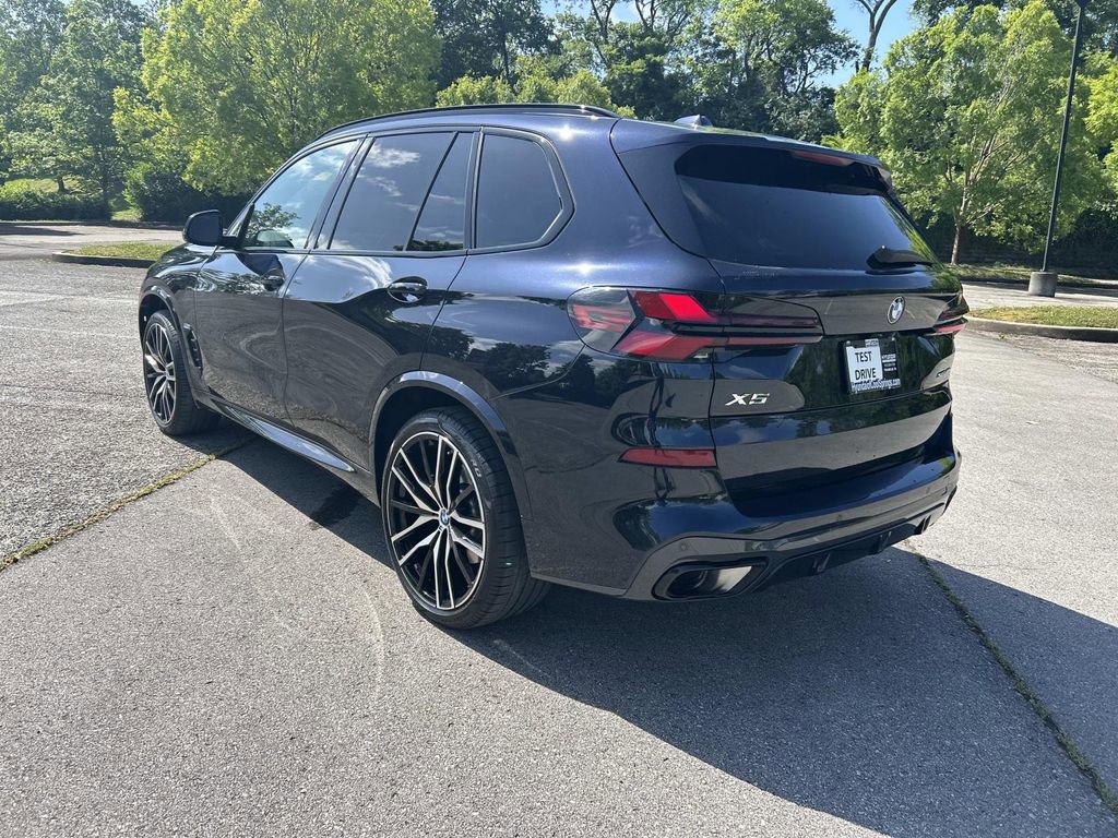Used 2024 BMW X5 sDrive40i w/ M Sport Package RWD image 5