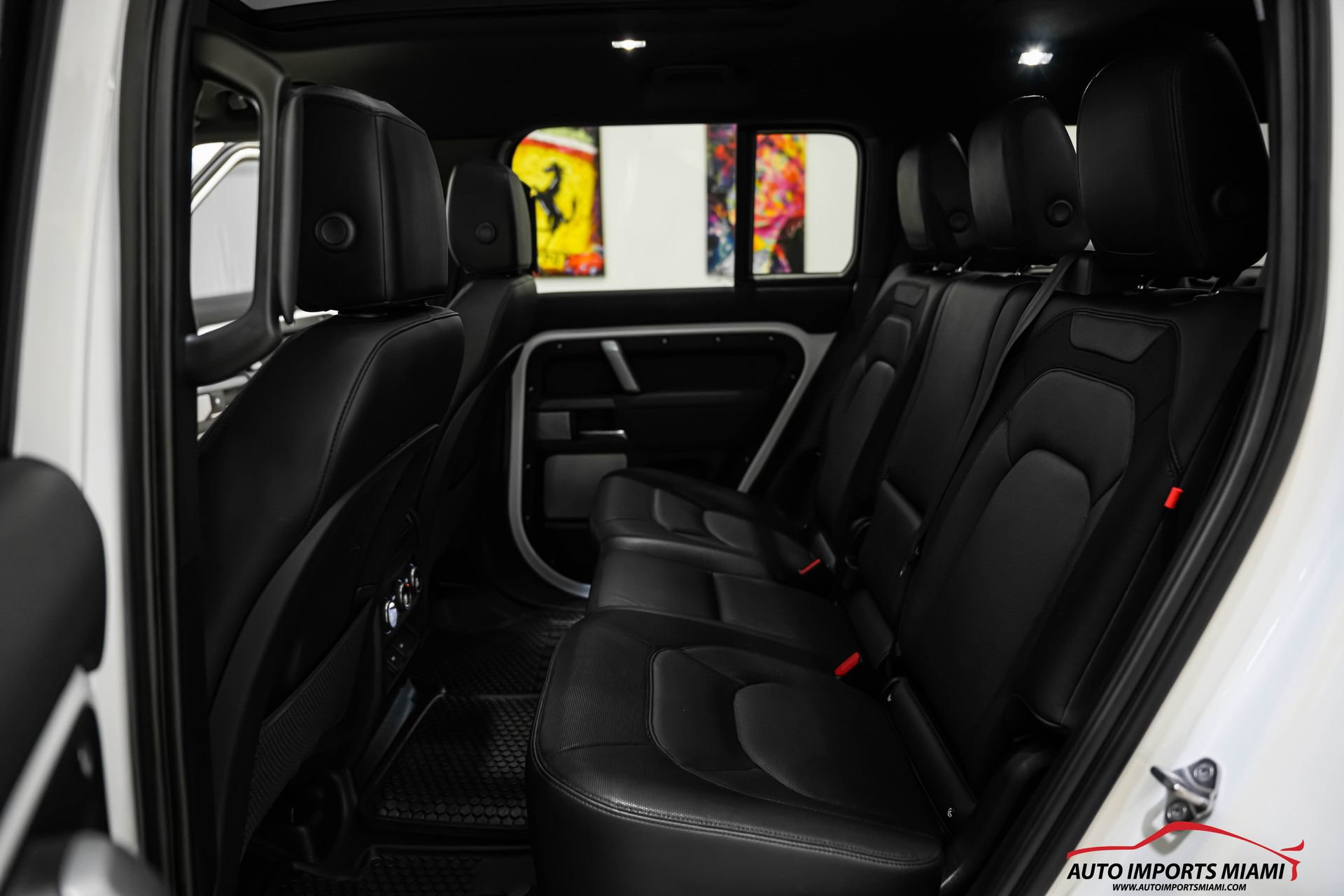 Used 2023 Land Rover Defender 130 X-Dynamic SE image 9