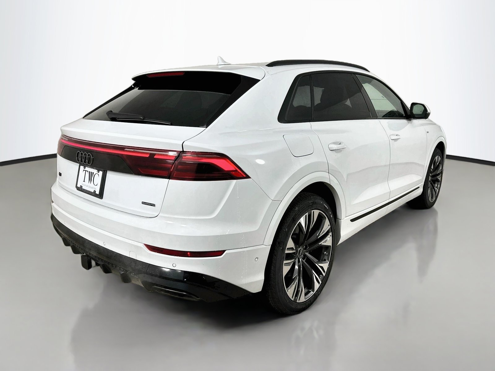 New 2027 Audi Q8 Premium Plus AWD/4WD image 5