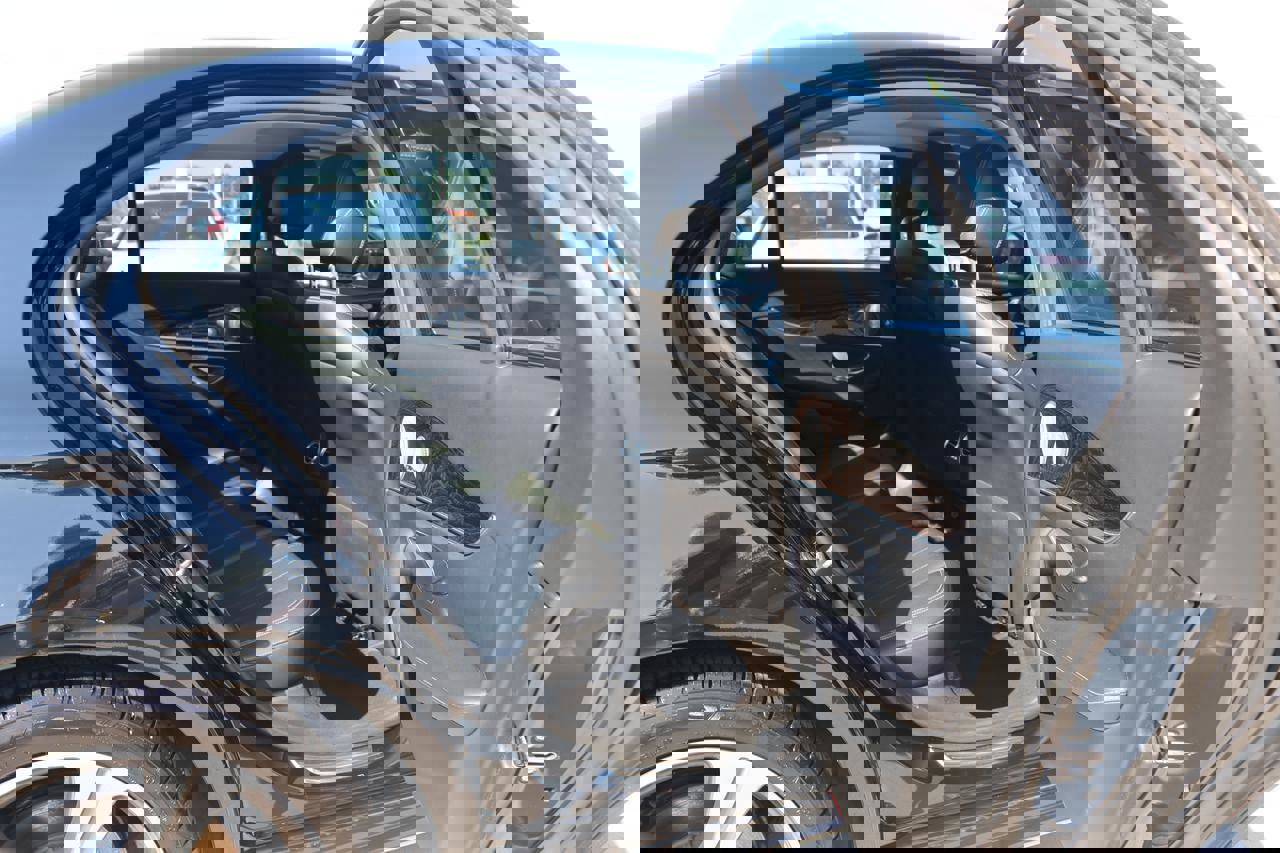 Used 2018 Mercedes-Benz E 300 image 20