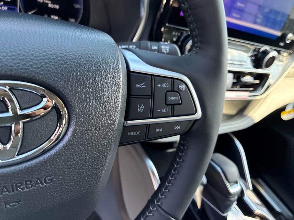 New 2026 Toyota Highlander Platinum AWD/4WD image 27
