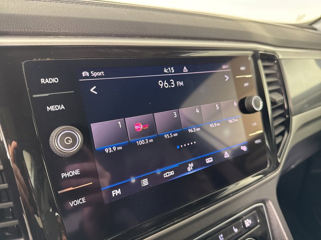 Used 2022 Volkswagen Atlas Cross Sport SEL image 17