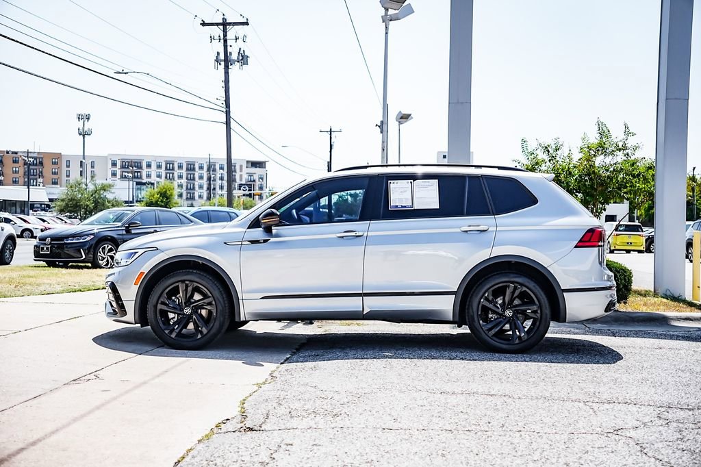 Used 2024 Volkswagen Tiguan SE R-Line image 3