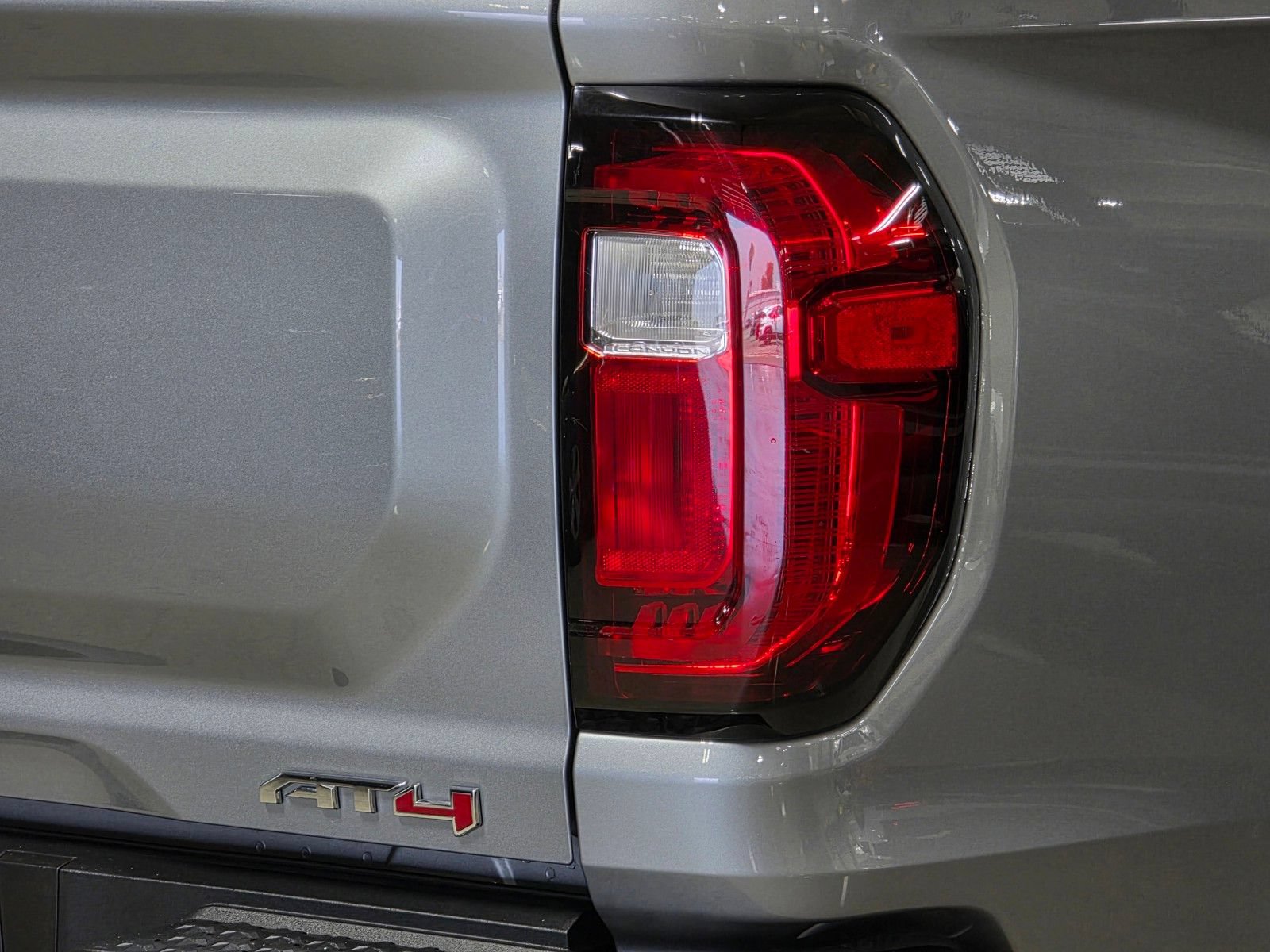 Used 2025 GMC Canyon AT4 AWD/4WD image 13