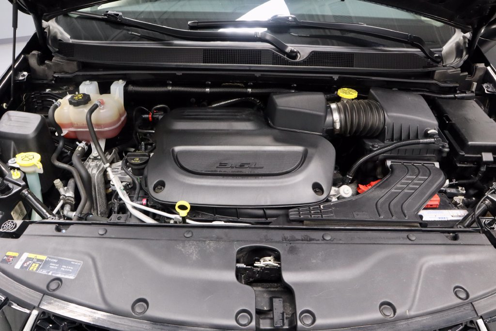 Used 2023 Chrysler Pacifica Touring-L FWD image 16