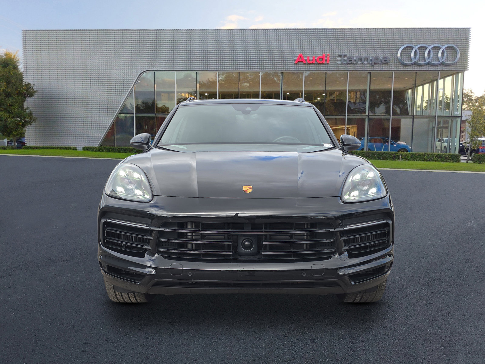 Used 2023 Porsche Cayenne S Platinum image 2