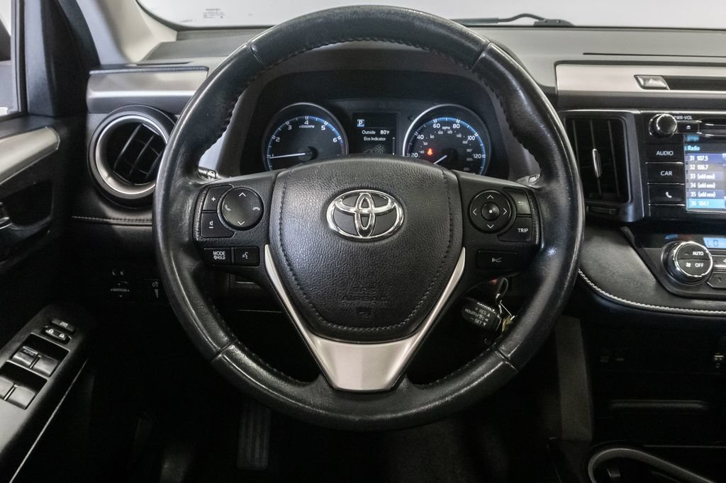 Used 2018 Toyota RAV4 XLE AWD/4WD image 13