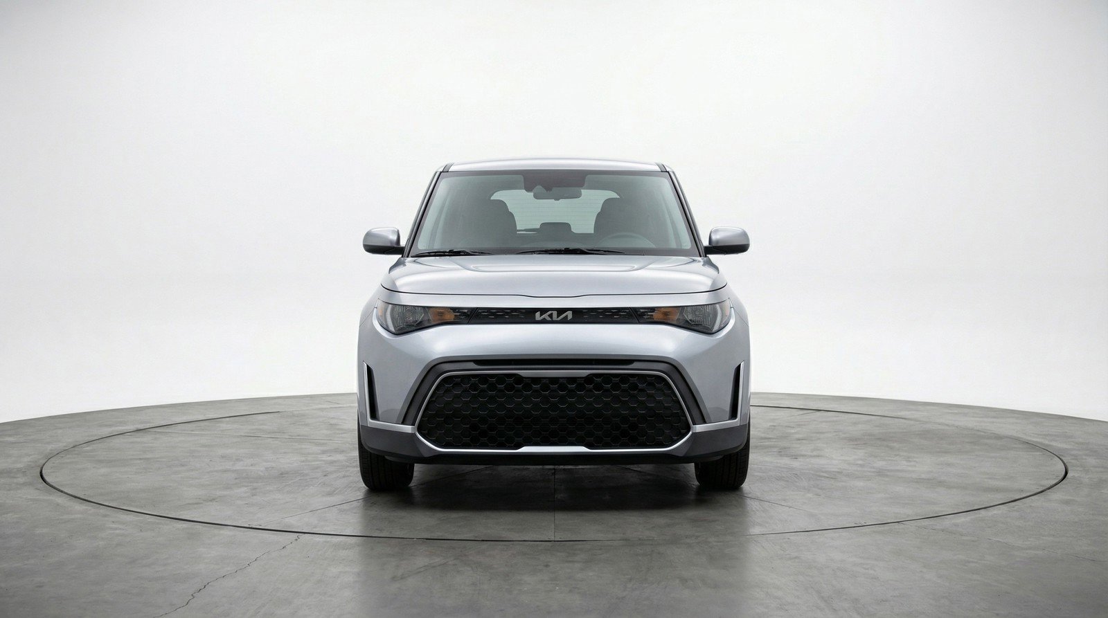 Used 2025 Kia Soul LX w/ LX Technology Package FWD image 2