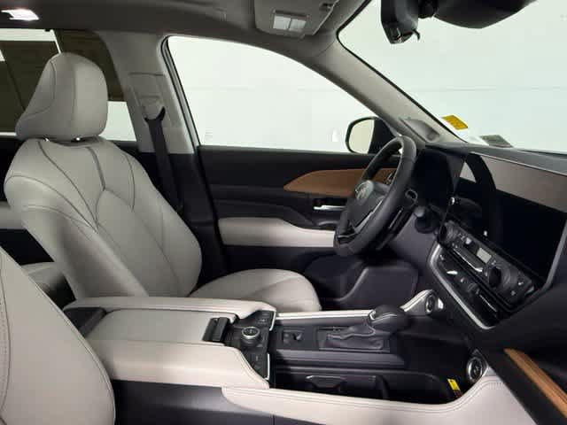 Used 2026 Toyota Grand Highlander AWD image 62