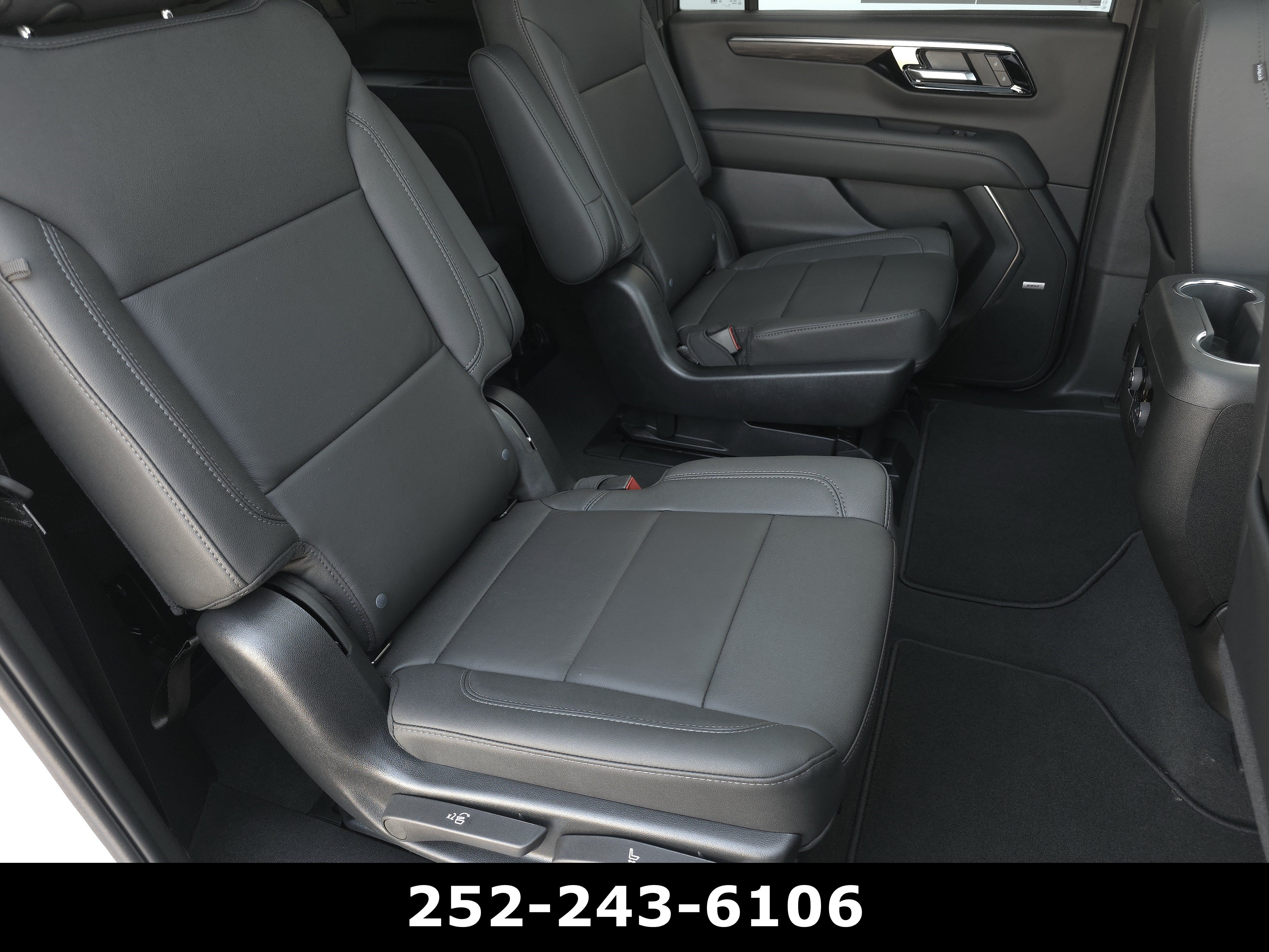 Used 2025 Chevrolet Suburban Z71 w/ Z71 Off-Road Package AWD/4WD image 45
