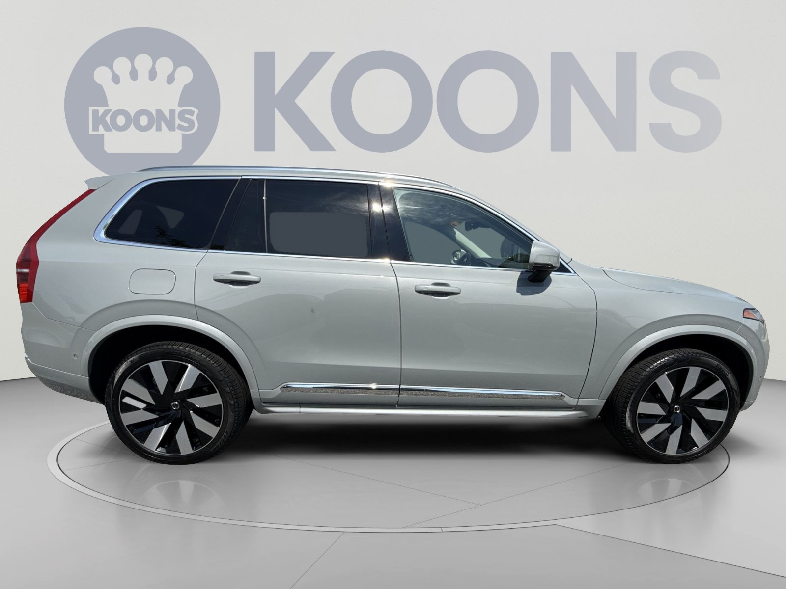 Certified 2025 Volvo XC90 T8 Plus w/ Protection Package Premier AWD/4WD image 8