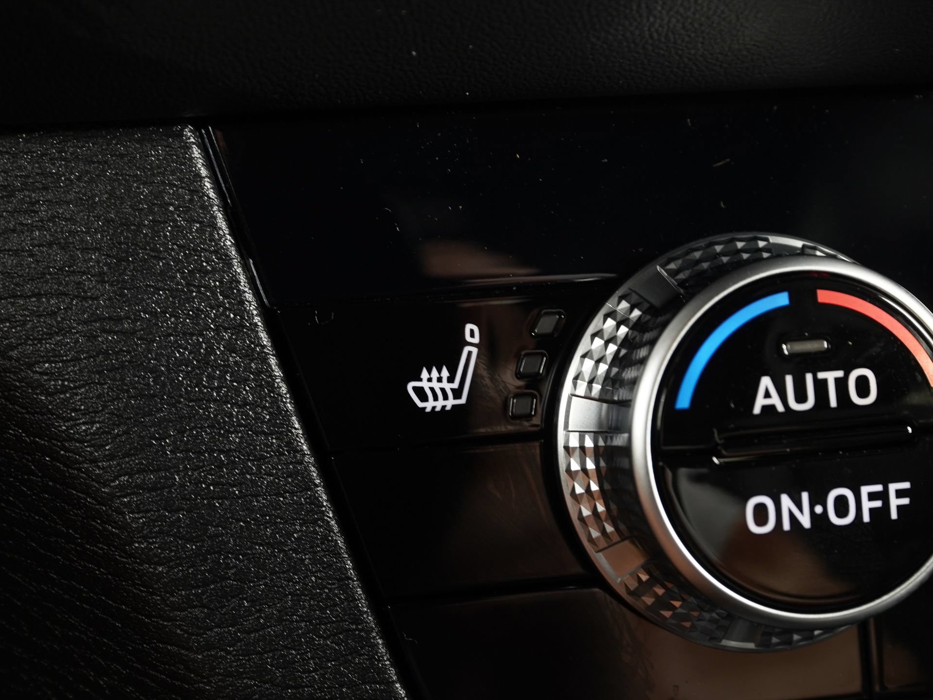 New 2026 Mitsubishi Outlander LE FWD image 15