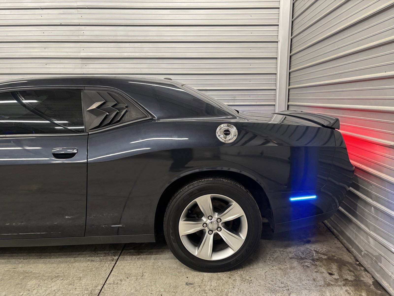 Used 2018 Dodge Challenger SXT image 5