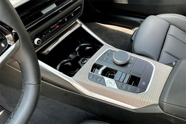 Used 2025 BMW 330i Sedan image 15