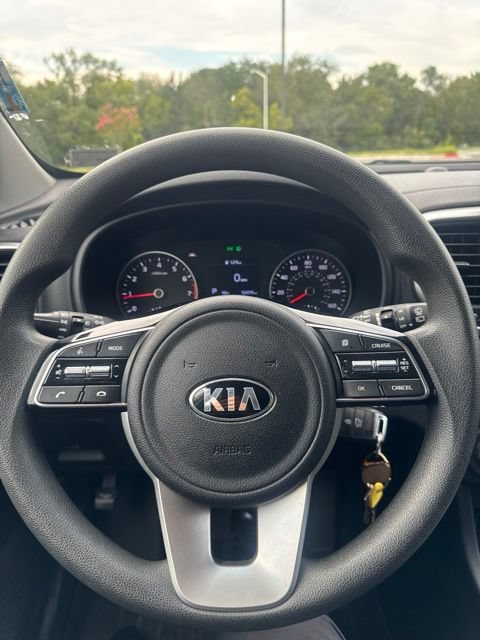 Used 2020 Kia Sportage LX AWD/4WD image 16