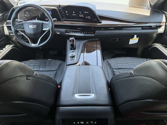 Certified 2022 Cadillac Escalade Premium Luxury Platinum w/ Heavy-Duty Trailer Package AWD/4WD image 13