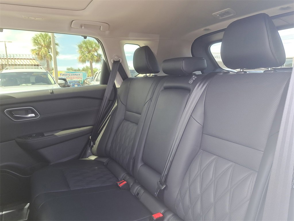 New 2026 Nissan Rogue Platinum w/ Platinum Premium Package image 6