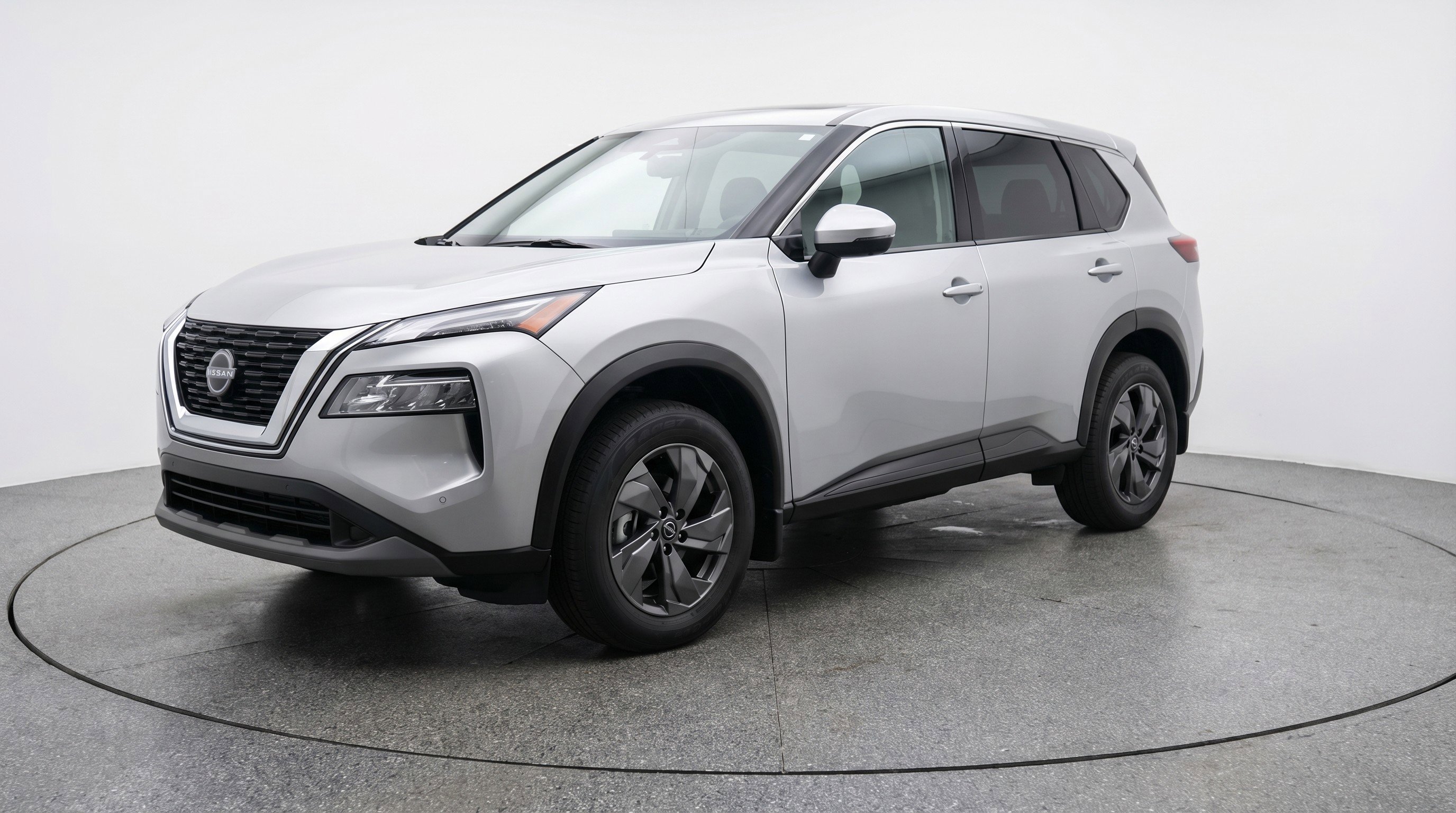 Used 2025 Nissan Rogue SV image 3