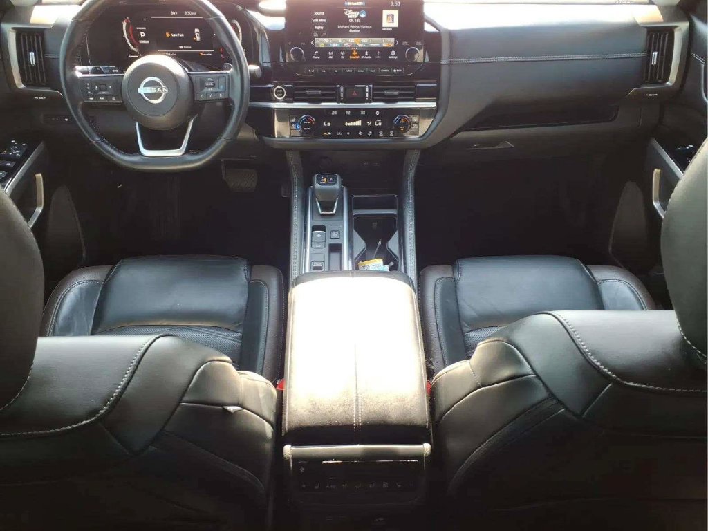 Used 2023 Nissan Pathfinder Platinum FWD image 10