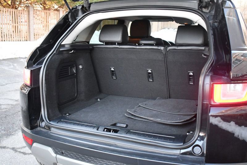 Used 2017 Land Rover Range Rover Evoque SE image 9