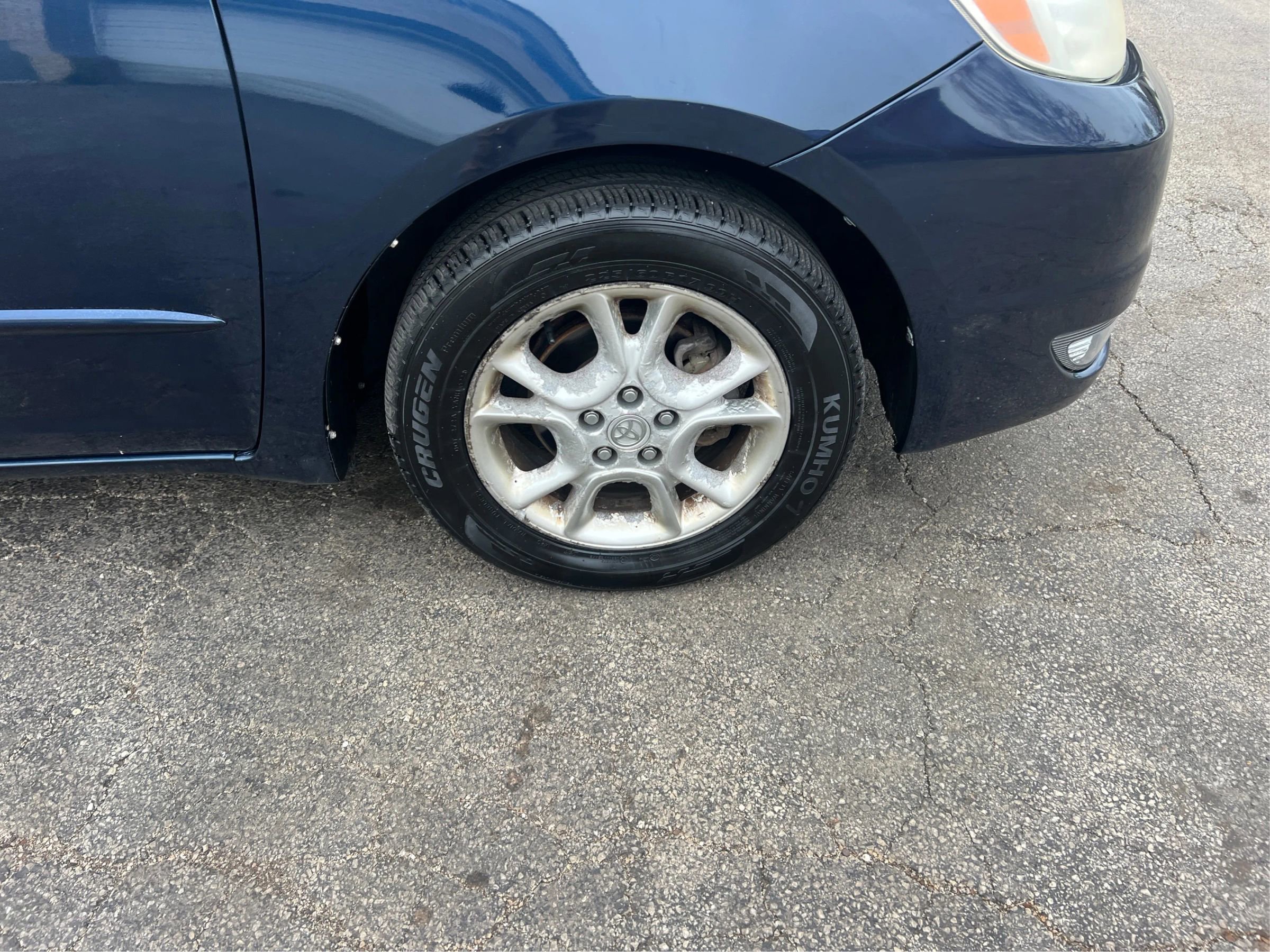 Used 2005 Toyota Sienna XLE image 24