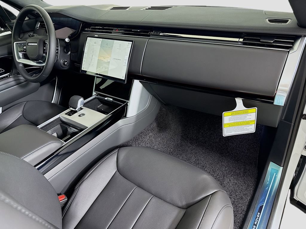 New 2026 Land Rover Range Rover Long Wheelbase SE image 17