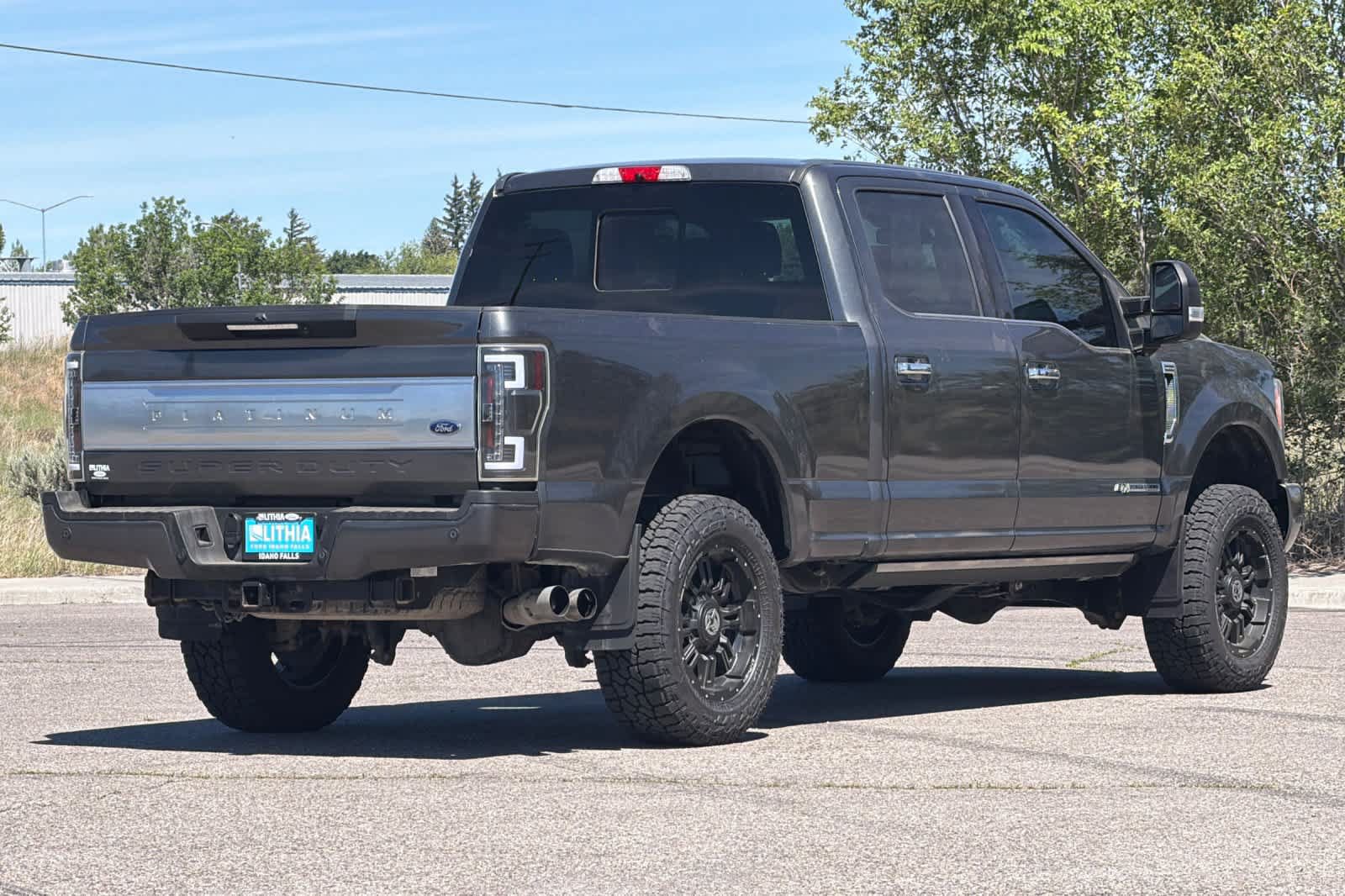 Used 2019 Ford F250 Platinum w/ Platinum Ultimate Package AWD/4WD image 2