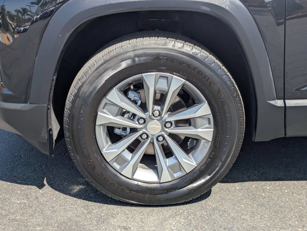 Used 2025 Chevrolet Equinox LT FWD image 13