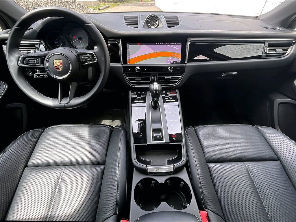 Certified 2025 Porsche Macan S AWD/4WD image 18