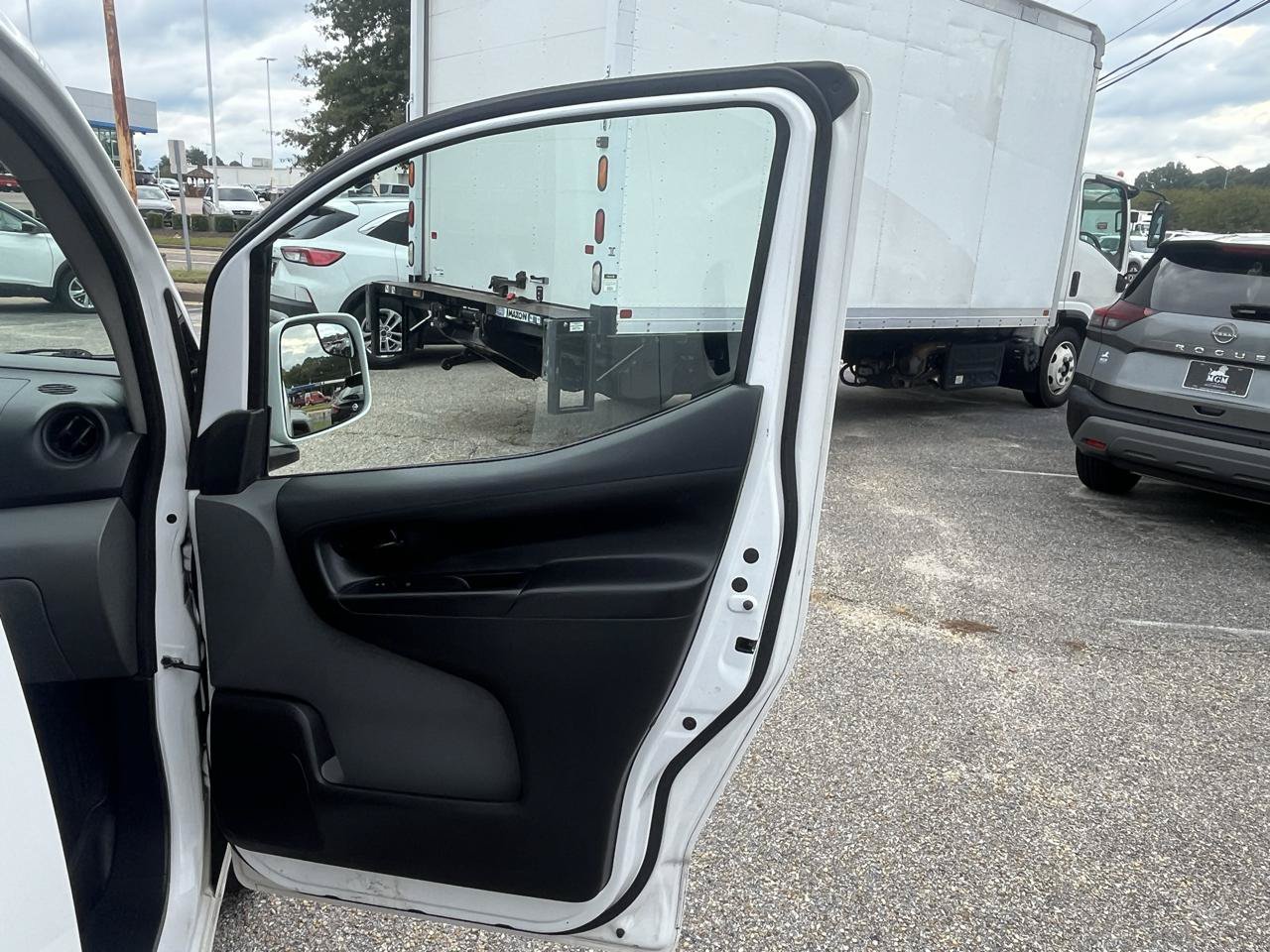 Used 2019 Nissan NV200 SV w/ Back Door Glass Package FWD image 23