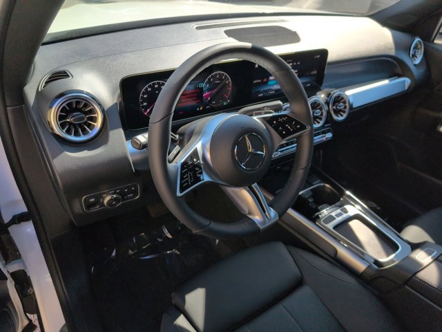 New 2026 Mercedes-Benz GLB 250 4MATIC image 3
