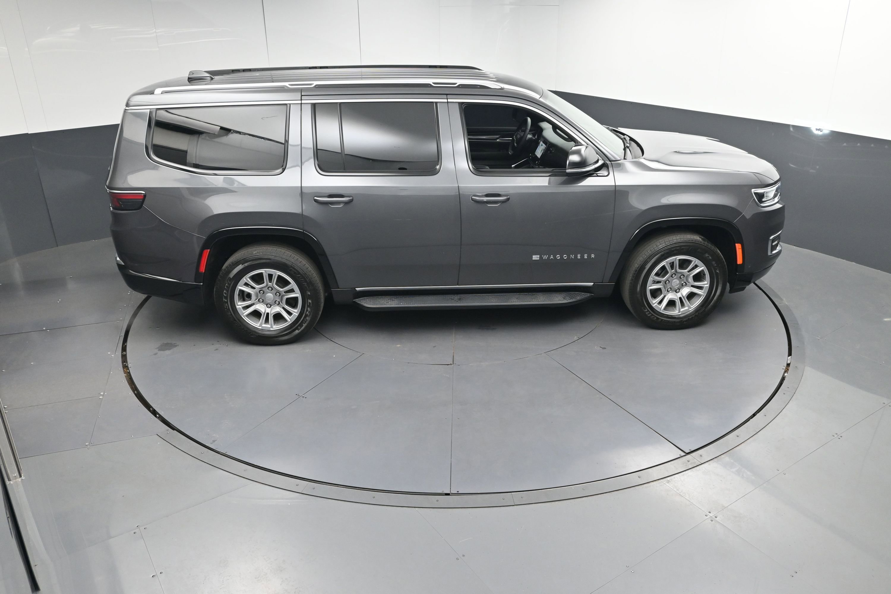 Used 2024 Jeep Wagoneer 2WD image 37