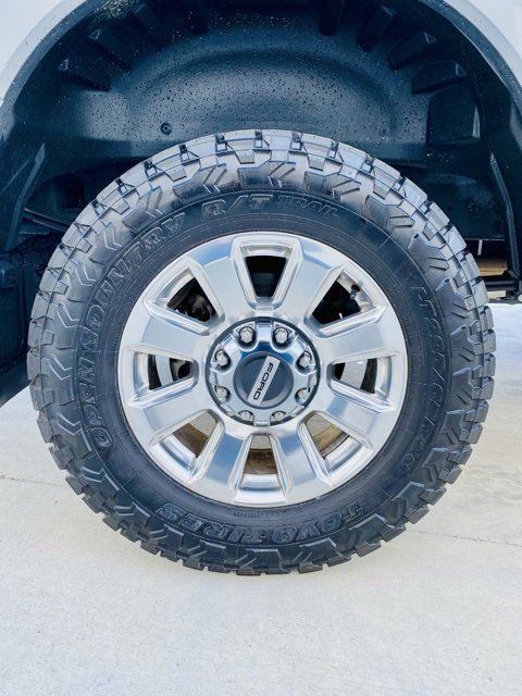 Used 2022 Ford F250 Platinum w/ FX4 Off-Road Package image 9